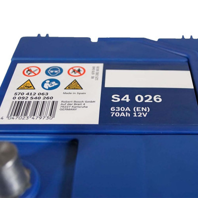 Акумулятор BOSCH 70Ah 630A R+ (правий +) Asia S40 260