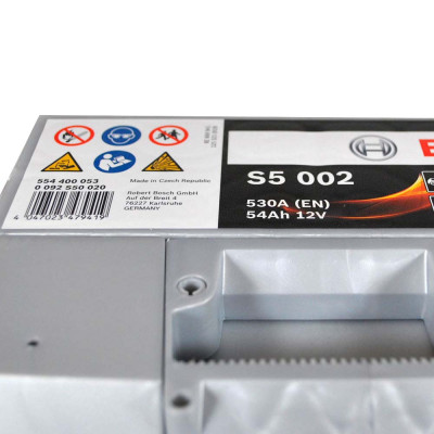 Акумулятор BOSCH 54Ah 530A R+ (правий +) L1 (S50 020) Акумулятор BOSCH 54Ah 530A R+ (правий +) L1 (S50 020)